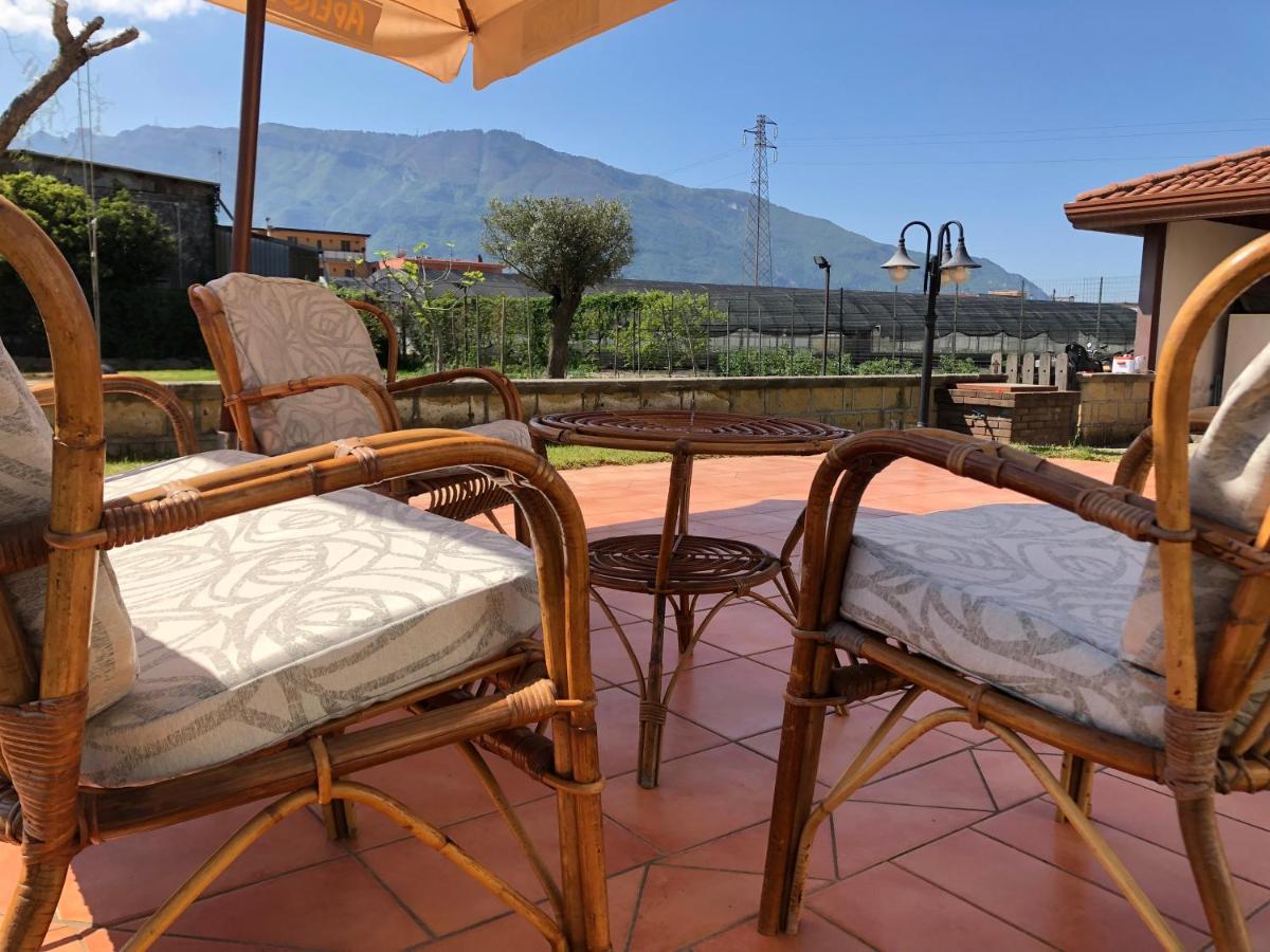 Villa Del Gaudio Rooms & Apartments Castellammare di Stabia Exterior photo