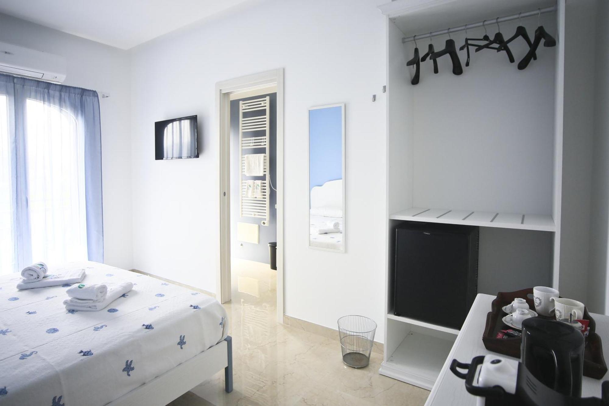 Villa Del Gaudio Rooms & Apartments Castellammare di Stabia Exterior photo