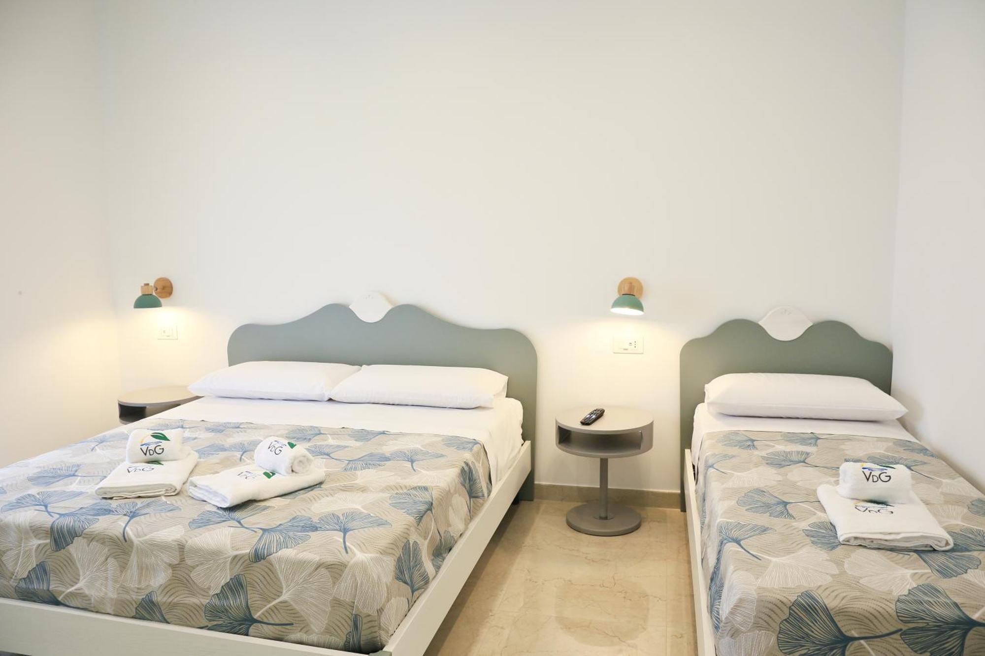 Villa Del Gaudio Rooms & Apartments Castellammare di Stabia Exterior photo